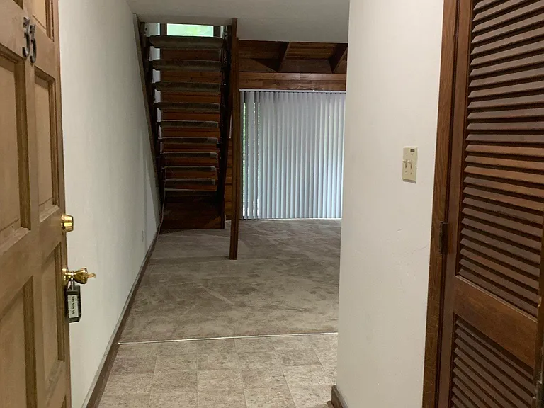 307 Vantage Point Ln #33 — Photo 3