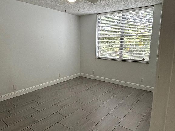 5th image of 9325 Lagoon Place