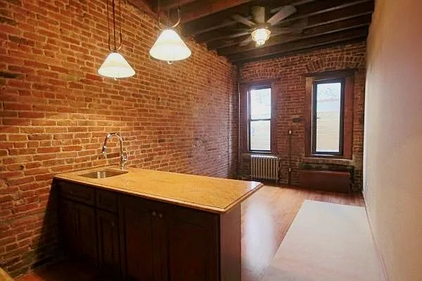 Rented by Capri Jet Realty Corp | media 21