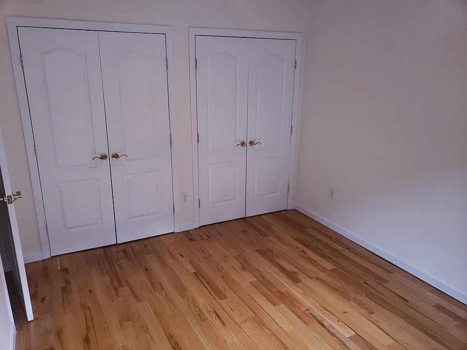 1st image of 141-29 Pershing Cres #203