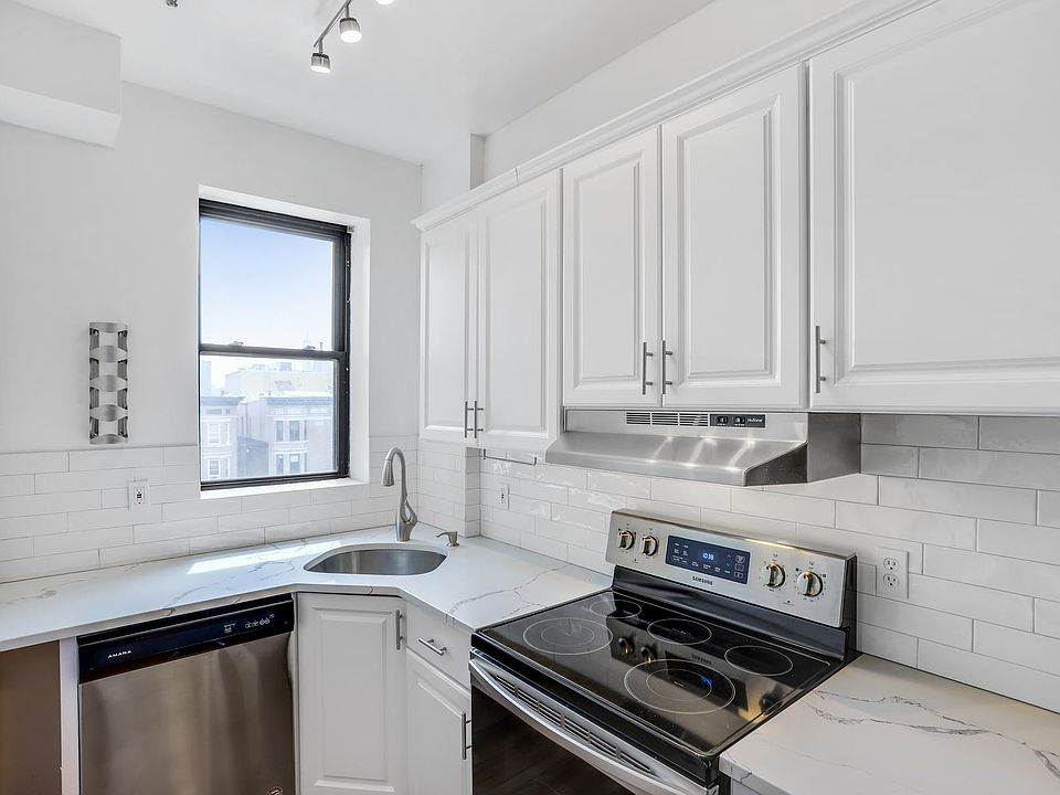 1st image of 11 Cuneo Pl APT 4A