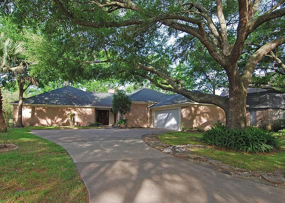 1st image of 3306 Deerwood Ln