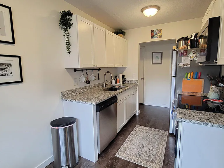 330 Monroe St NE #6 — Photo 6