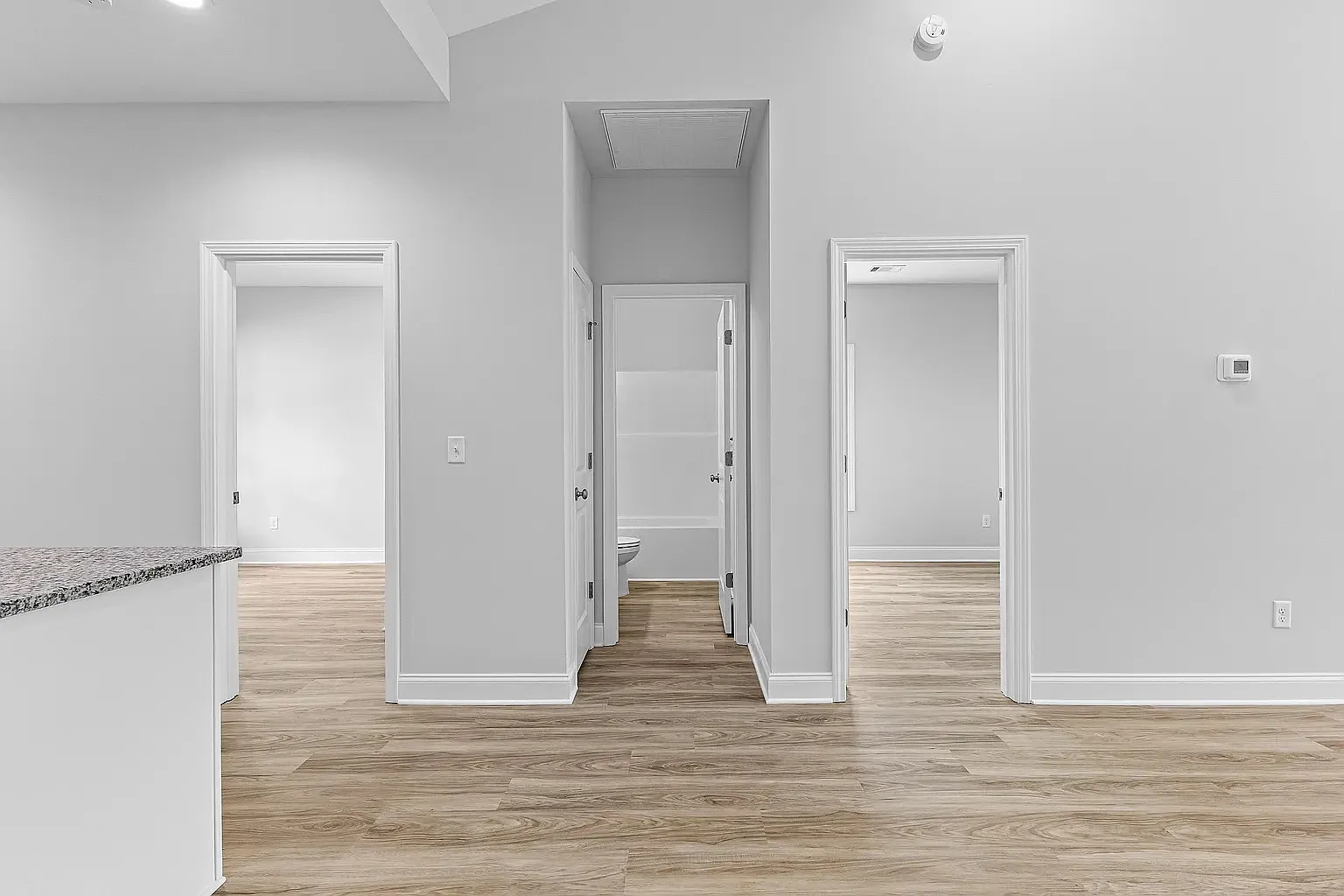3 bed, 1118 sqft, $1,650 — Photo 3