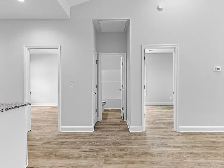 234 Lenox Cir — Photo 3