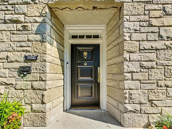 4th image of 1400 Jackson Ave