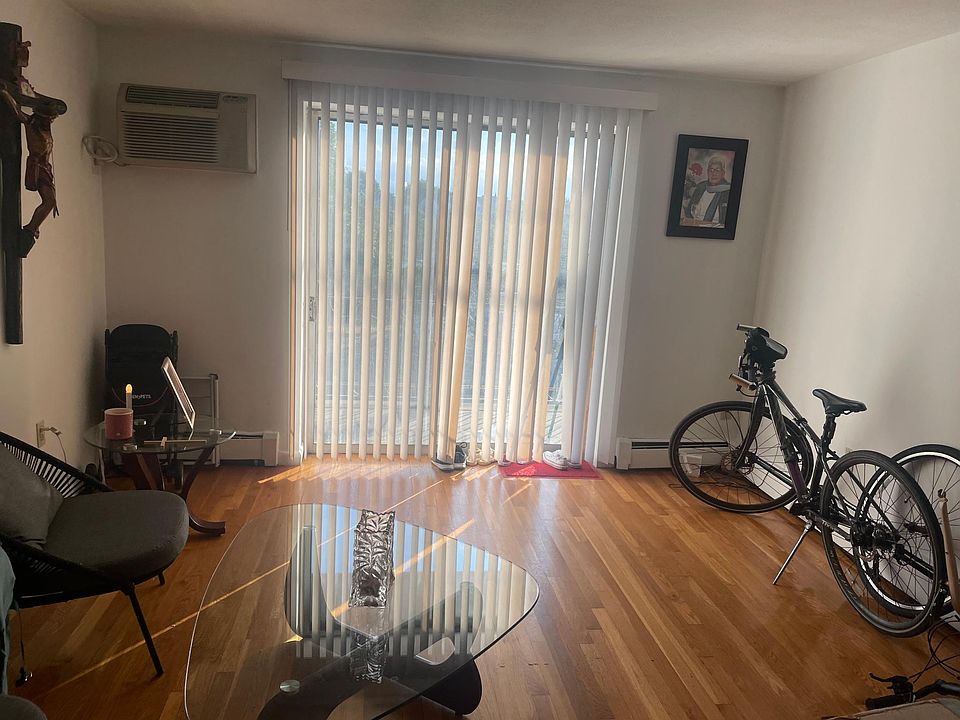 1st image of 435 Shirley St #206