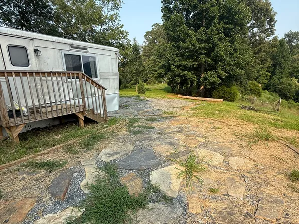 304 Boyd Rd, Leicester, NC 28748