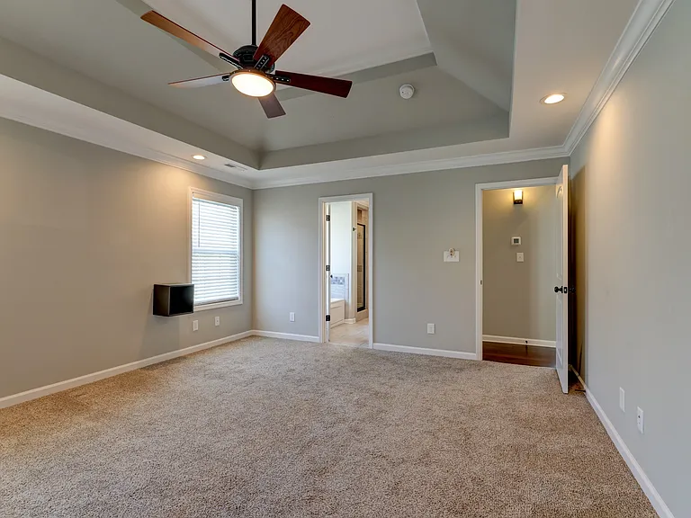 1008 Meadowview Ln — Photo 33