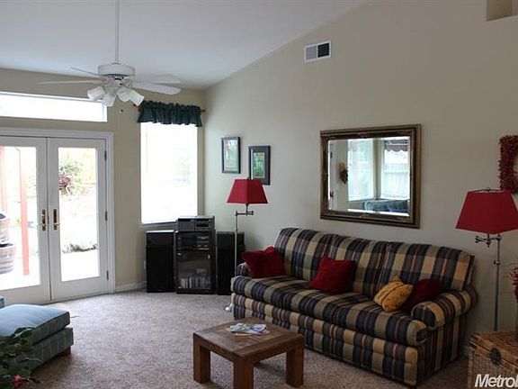 4th image of 107 Farham Dr