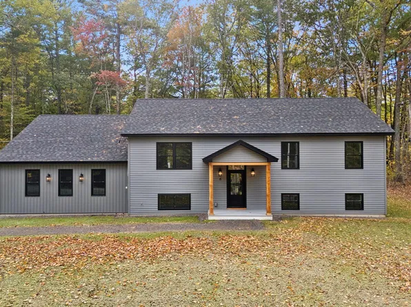 6 Perimeter Avenue, Standish, ME 04084