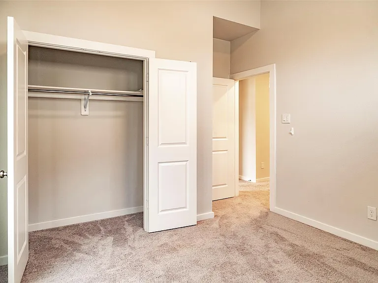 6526 Bramble Cove Ln — Photo 29