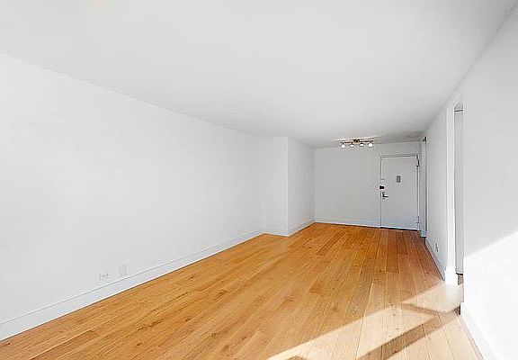 3rd image of 345 E 80th St APT 21E