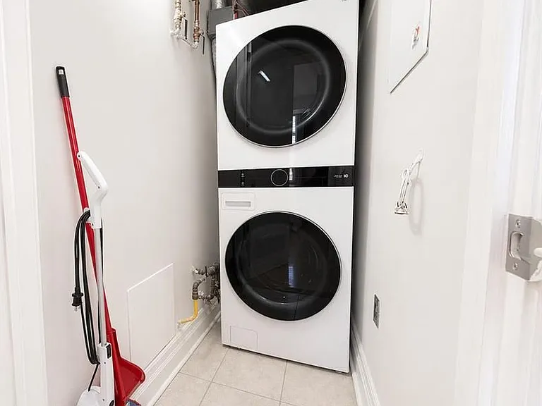 260 Besserer St #209 — Photo 32