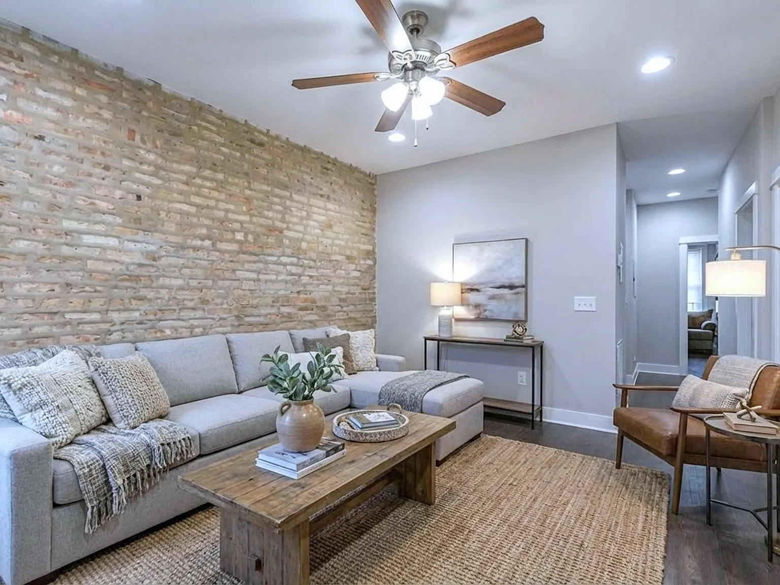 2 bed, 800 sqft, $2,600 — Photo 4