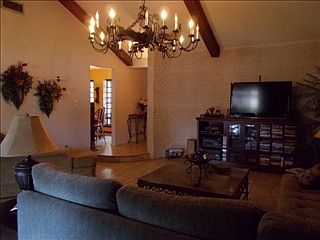 3rd image of 410 Tanglewood Dr