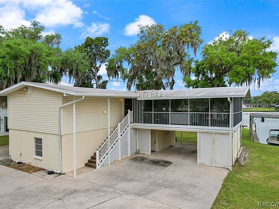 3rd image of 103 SE Valare Ln