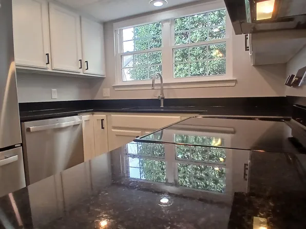 12002 Golf Ridge Ct, Fairfax, VA 22033