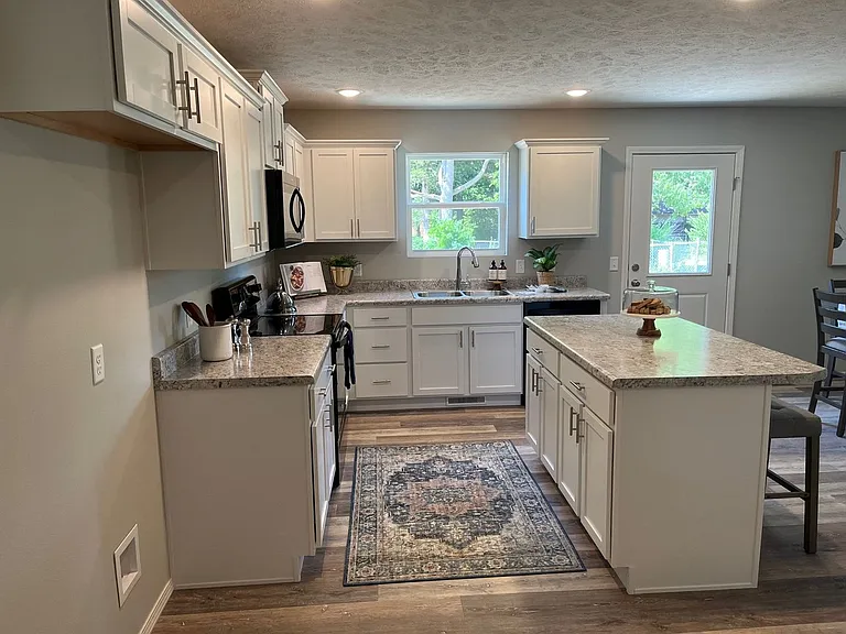 287 Granada St — Photo 5