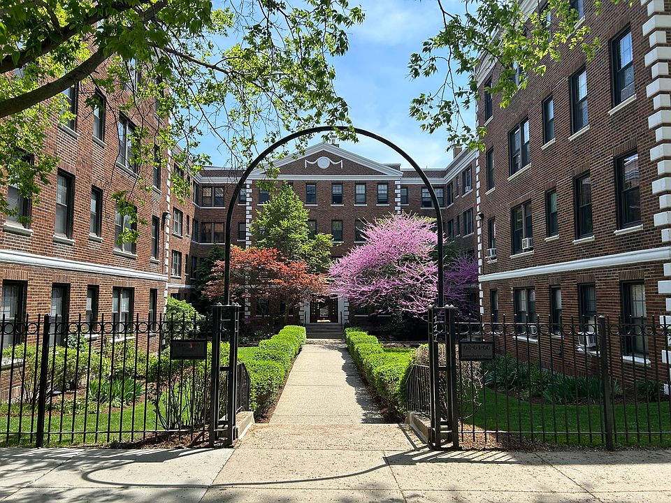 1st image of 62 Queensberry St APT 407