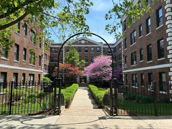 62 Queensberry St, Boston, MA