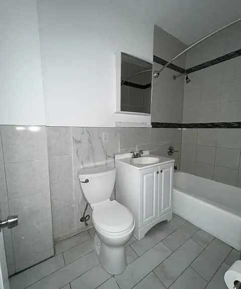 94 5th Ave #3 — Photo 4