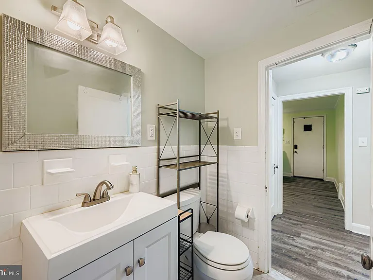 515 Taney Ave — Photo 10