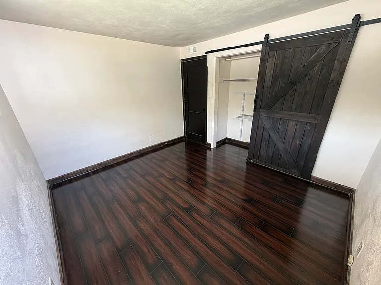 1637 Hanover St — Photo 12