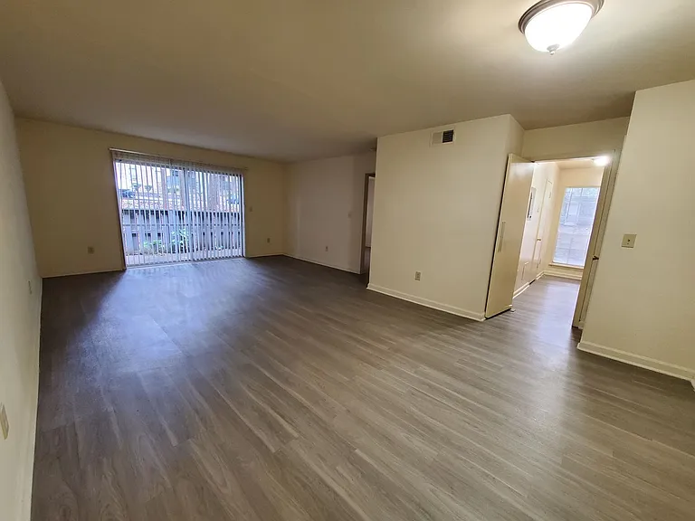 Chateau Montagne Apartments — Photo 15