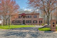 1505_Sunningdale_Way-1