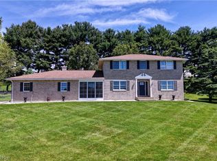 883 Basel St SW, Sugarcreek, OH 44681