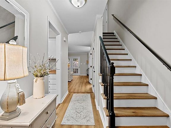 3rd image of 4653 Lawndale Dr
