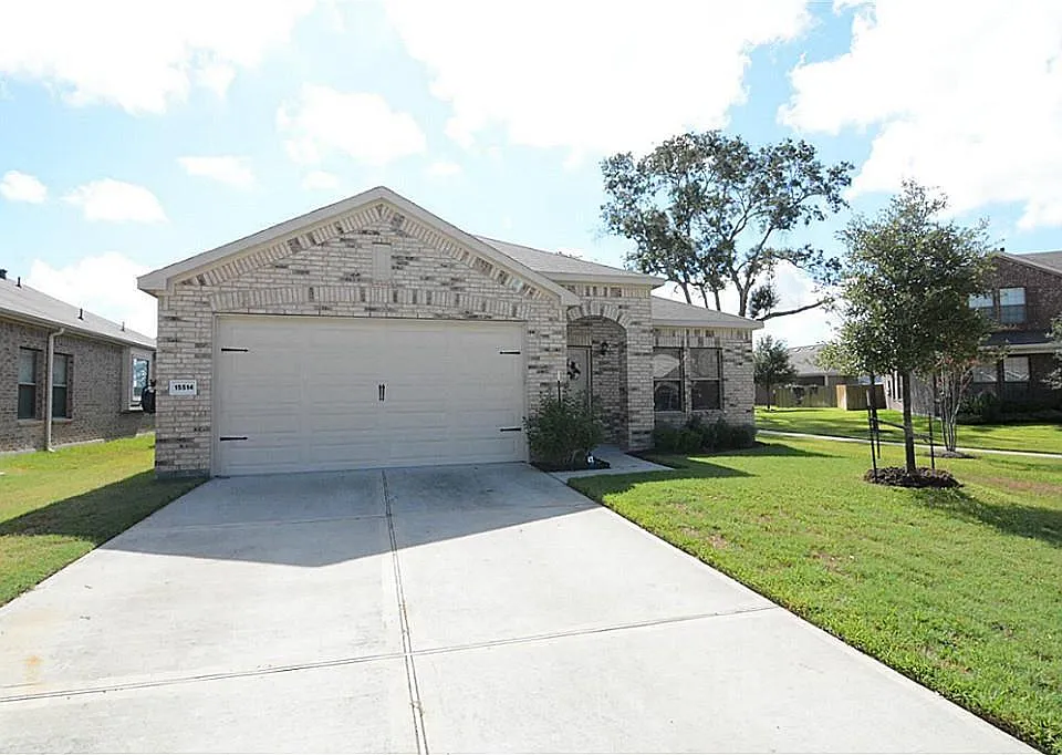 15514 Huddleston Dr