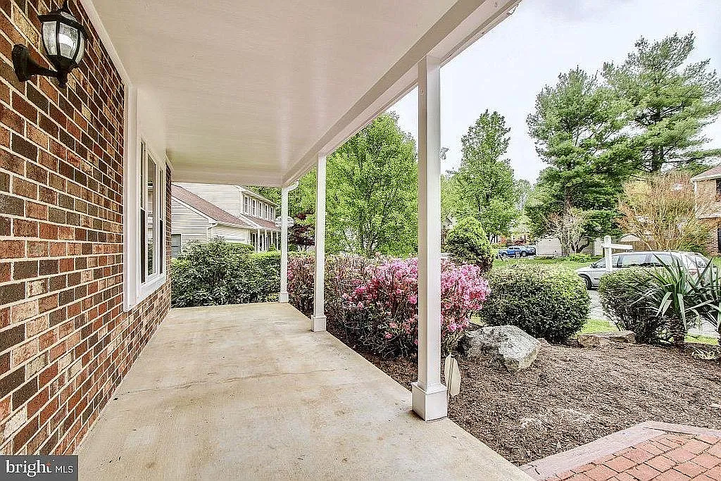 4 bed, 2632 sqft, $3,600 — Photo 2