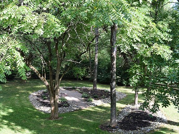 5th image of 6940 Maple Creek Dr