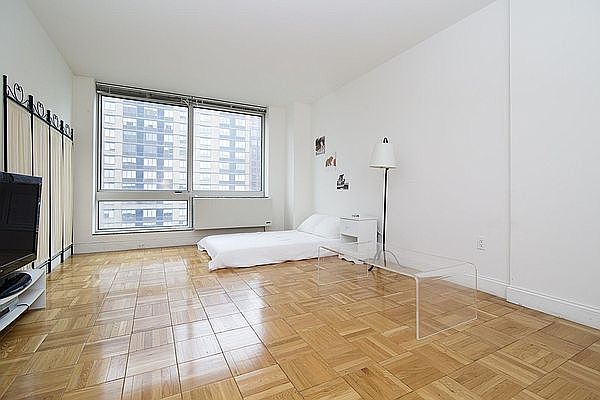 1st image of 215 E 96th St #26G