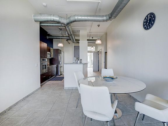 3rd image of 3029 NE 188th St APT 1021