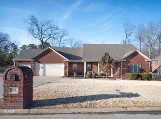 818 Rolling Forest Dr, Jonesboro, AR 72404