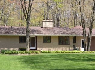 3951 E Johns Ln, Midland, MI 48642