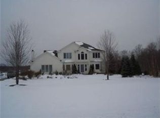 16780 Orange Ln, Chagrin Falls, OH 44023