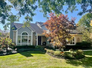 5557 Starwood Dr, Commerce Township, MI