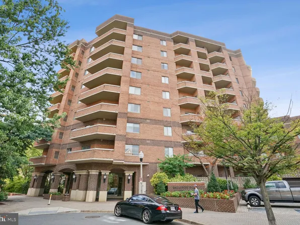 1050 N Stuart St APT 107, Arlington, VA 22201