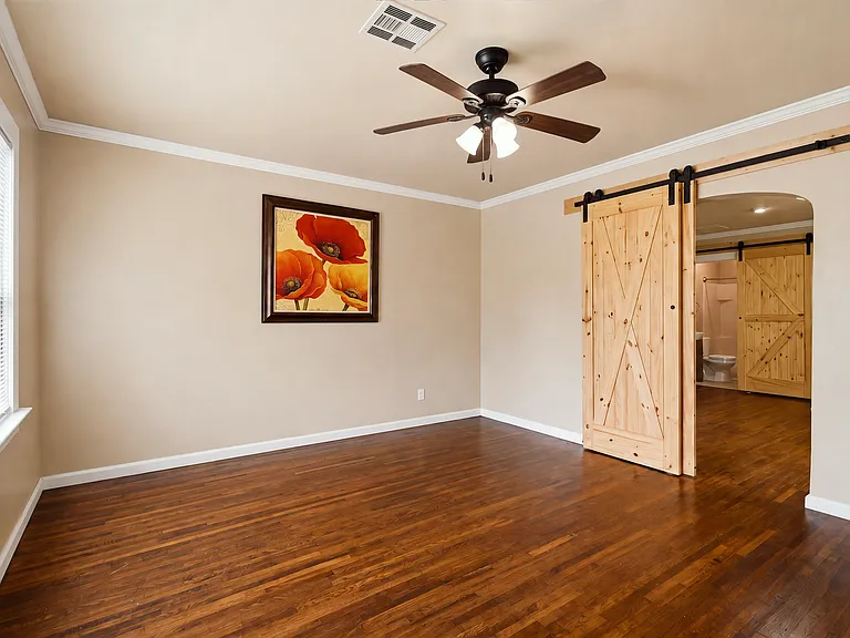 E 8th St Duplex — Photo 24