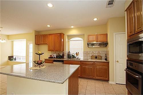 3rd image of 8706 Stonecrest Dr