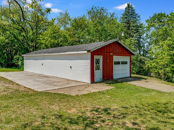 409 W Lincoln Rd, Mchenry, IL 60051 | MLS #11796778 | Zillow