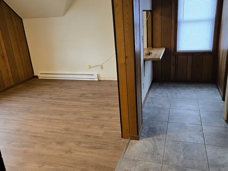 810 S Algoma St #B — Photo 8
