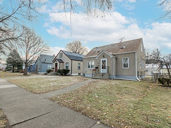 3rd image of 1820 Arlington Ave E