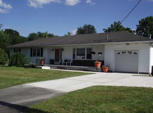 12 Pauline Ct, Rensselaer, NY 12144