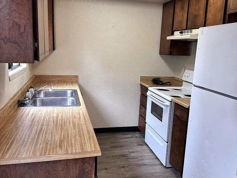105 S Shasta Ave #2 — Photo 5