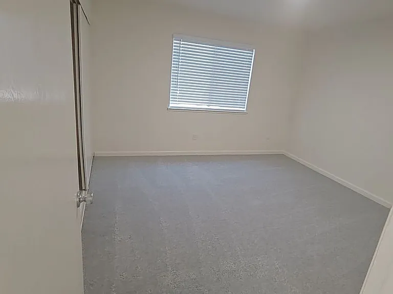 3401 Hidden Oak Ct — Photo 8